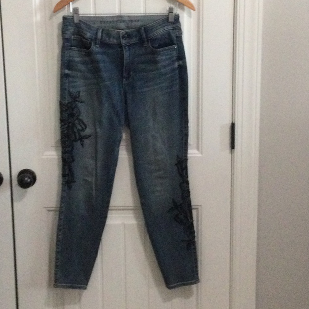 WHBM everyday soft jeans with design